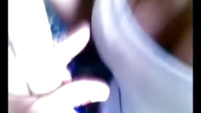 Ο μεγαλύτερος κύριος είναι πολύ τρελός για τη νεαρή μελαχρινή ερωμένη του