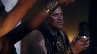 Η γυναίκα με έναν τεράστιο κώλο έχει τη διάθεση να γαμήσει έναν τύπο με μεγάλο πουλί