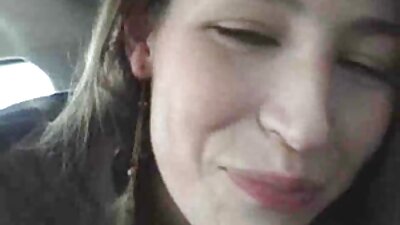 Η Jennifer Jacobs χάνεται καταπληκτικά ενώ οδηγεί αυτόν τον μεγάλο άξονα