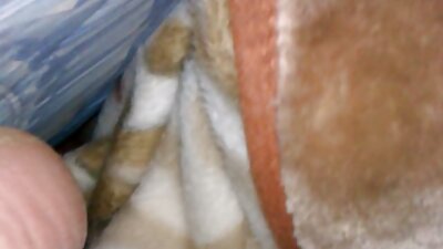 Ένα ζευγάρι περνάει μια ήσυχη απόδραση όπου γαμούνται ο ένας τον άλλον